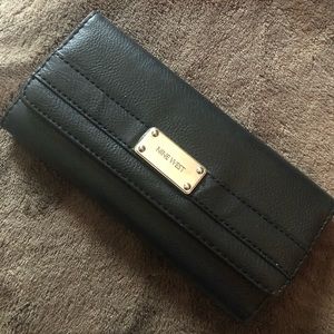 Nine West wallet